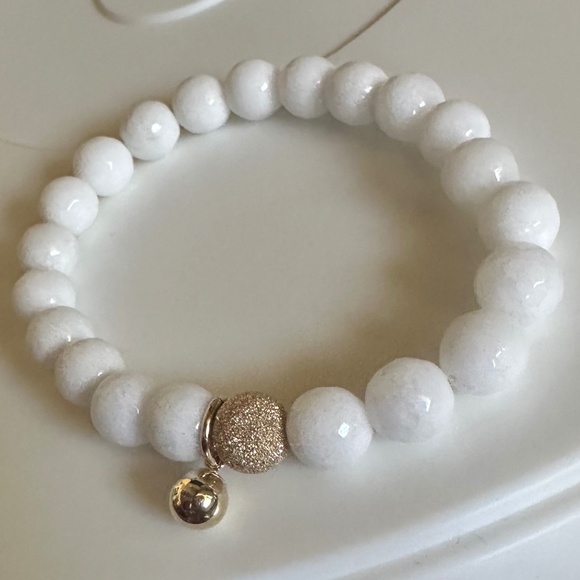 8mm Faceted White Jade Stretch Bracelet w/ 14k Gold Stardust Spacer & Ball Charm - Picture 5 of 7
